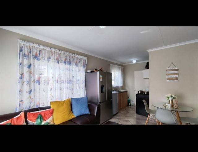 2 BEDROOM TOWNHOUSE FOR SALE IN ALLIANCE